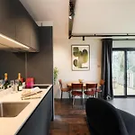 Luxury Container Apartment *