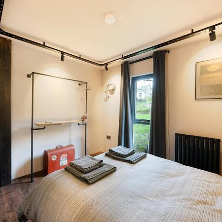 Luxury Container Apartment Bristol