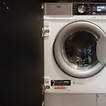 Luxury Container * בריסטול