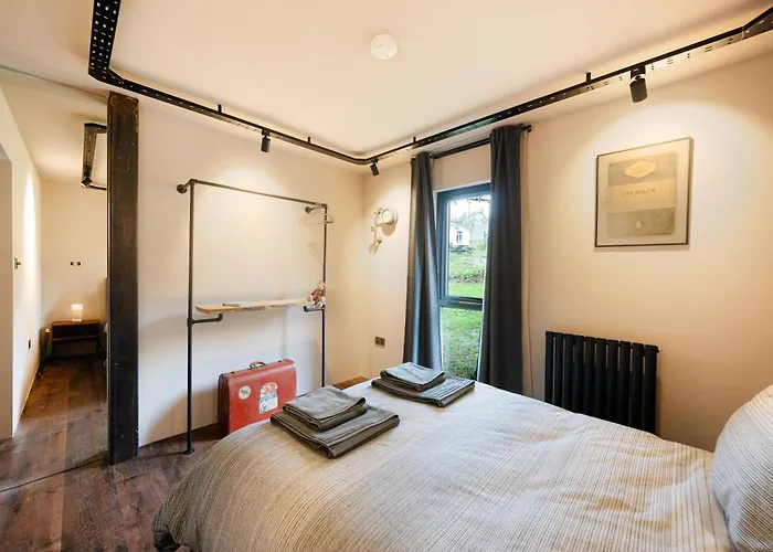 Luxury Container Apartment Bristol